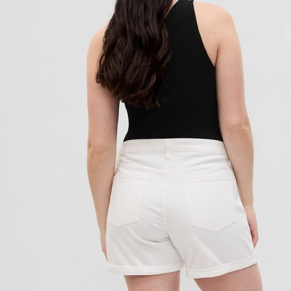 Gap 5" Mid Rise Girlfriend
Shorts White Denim - Picture 3 of 8